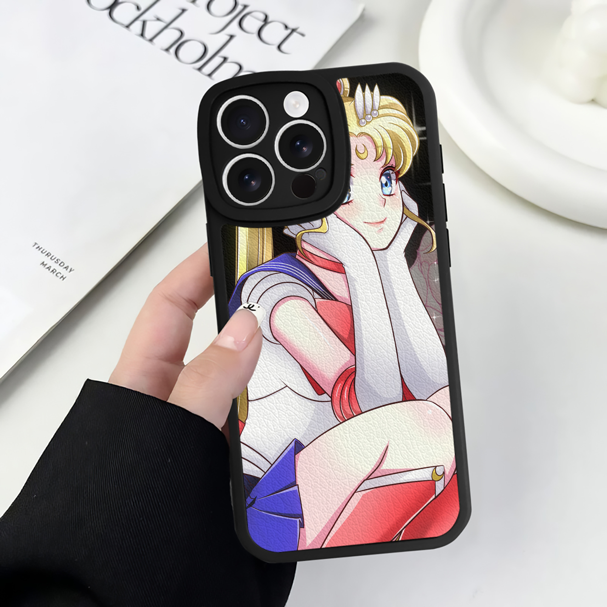 （画像用） 美少女戦士セーラームーン Sailor Moon 【iPhone 16シリーズ対応】シリコンスマホケース（レザー調） 材質：シリコン